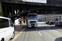 LKW blieb unter Bruecke haengen Koeln Deutz Opladenerstr Deutz Muelheimerstr P013